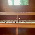 Séjour chez l'habitant Helles In Unserem Zuhause Mit Queensize-bett, Balkon, Schreibtisch, Tv, Klimaanlage & Abdunkelnden Jalousien Norderstedt