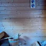 Séjour chez l'habitant Helles In Unserem Zuhause Mit Queensize-bett, Balkon, Schreibtisch, Tv, Klimaanlage & Abdunkelnden Jalousien