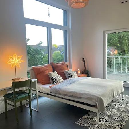 Kwatera prywatna Helles In Unserem Zuhause Mit Queensize-bett, Balkon, Schreibtisch, Tv, Klimaanlage & Abdunkelnden Jalousien *